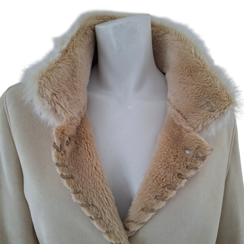 Elegant Vegan Cream Women's Coat Faux Fur & Faux Suede - Picture 6 of 13